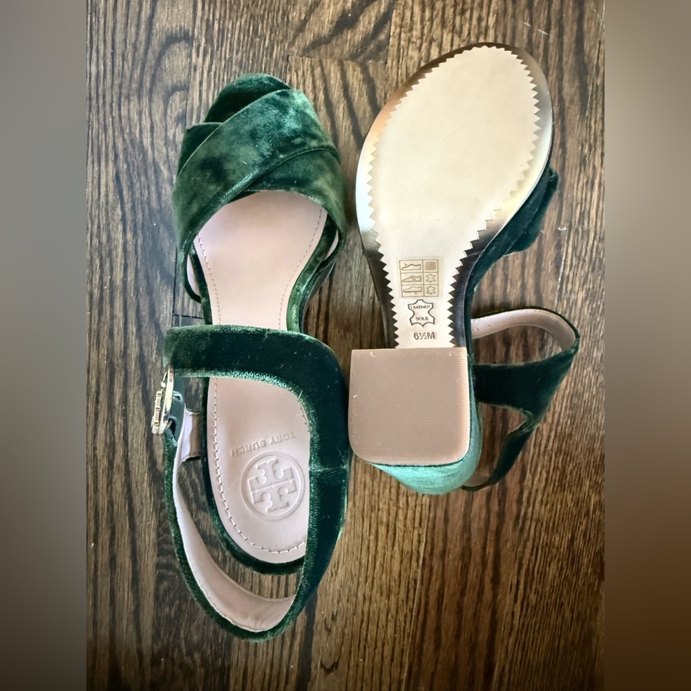 NWOT Tory Burch green platform heels - Picture 4 of 4